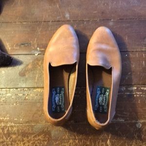 Vintage Roots cognac brown leather flats